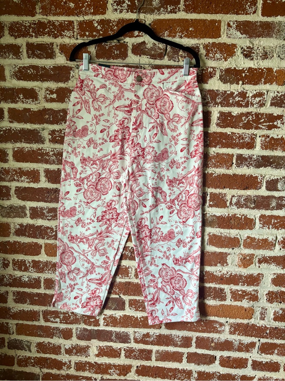 NWT 90s Vintage Bill Blass Red & White Floral Capris